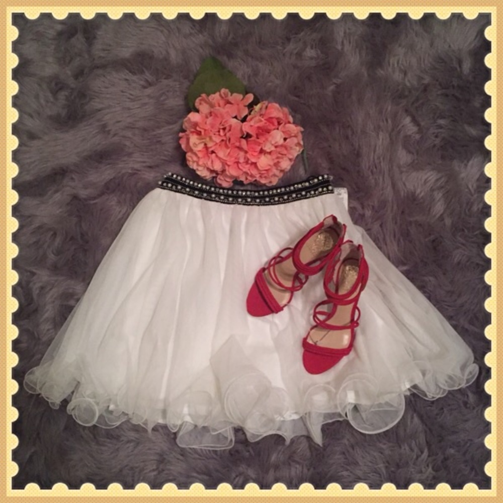 NWT!!! White tutu skirt.